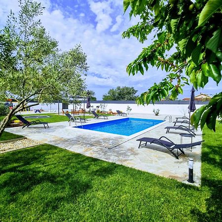 Holiday Home Aprilis With Pool, Jacuzzi And Sauna Galovac  Eksteriør billede
