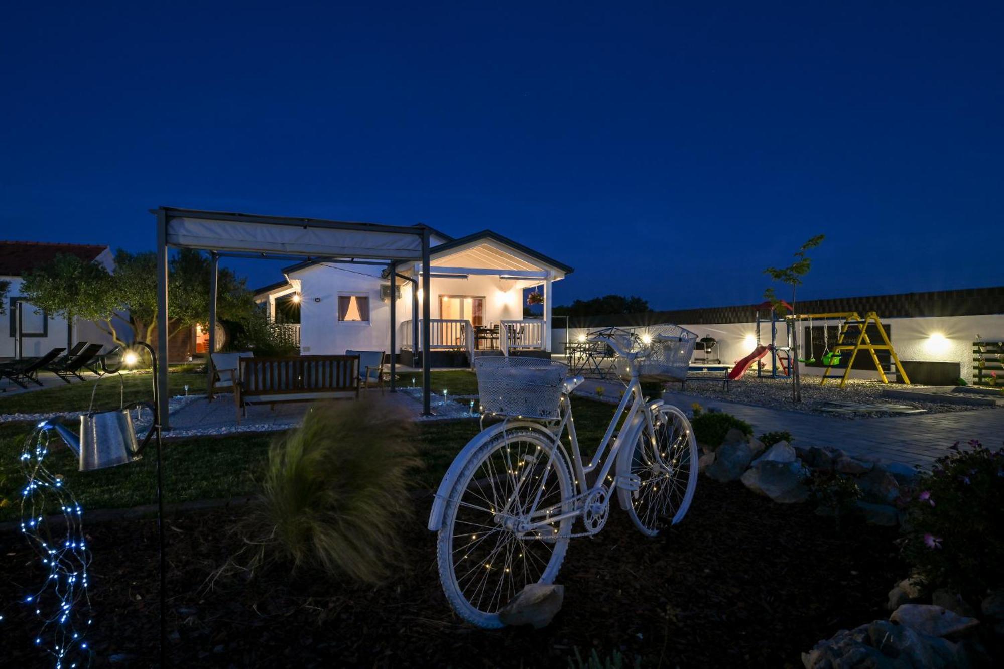 Holiday Home Aprilis With Pool, Jacuzzi And Sauna Galovac  Eksteriør billede