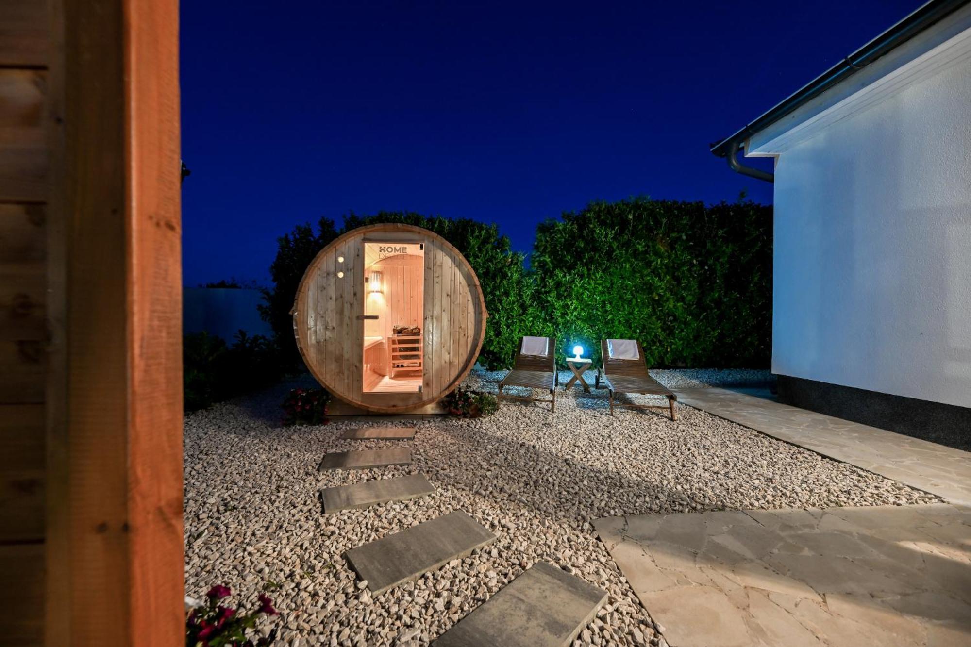 Holiday Home Aprilis With Pool, Jacuzzi And Sauna Galovac  Eksteriør billede