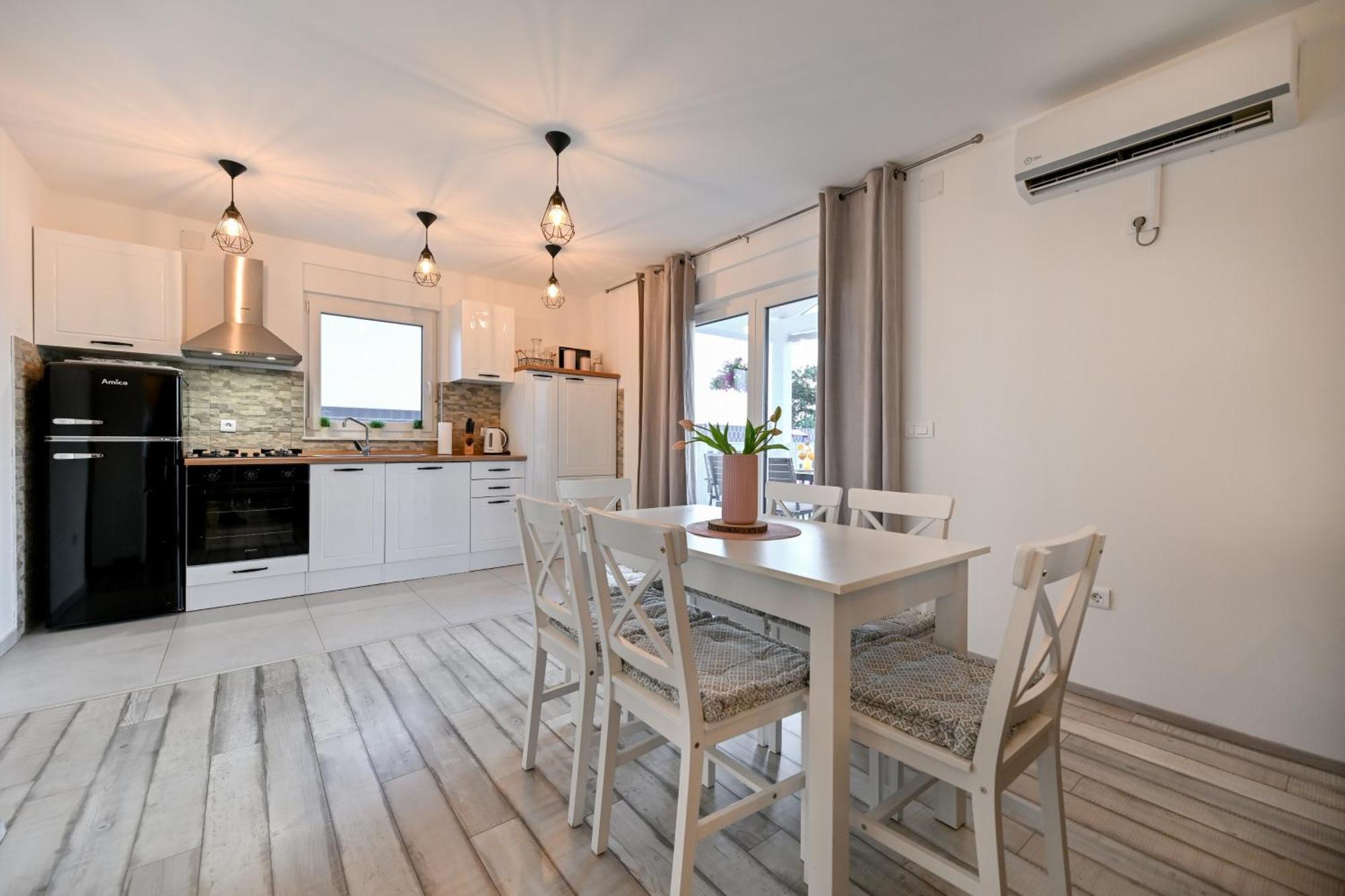 Holiday Home Aprilis With Pool, Jacuzzi And Sauna Galovac  Eksteriør billede