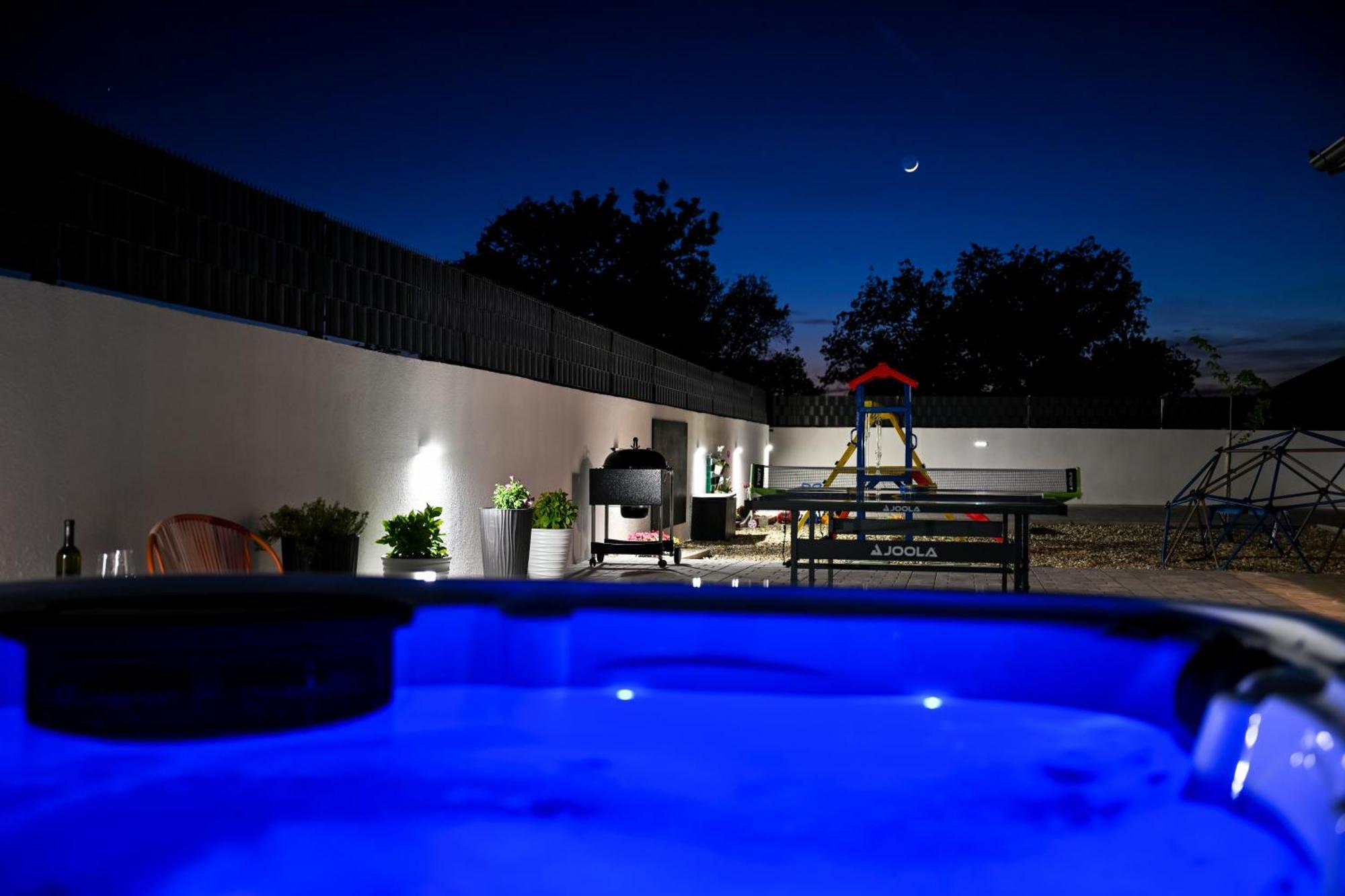 Holiday Home Aprilis With Pool, Jacuzzi And Sauna Galovac  Eksteriør billede