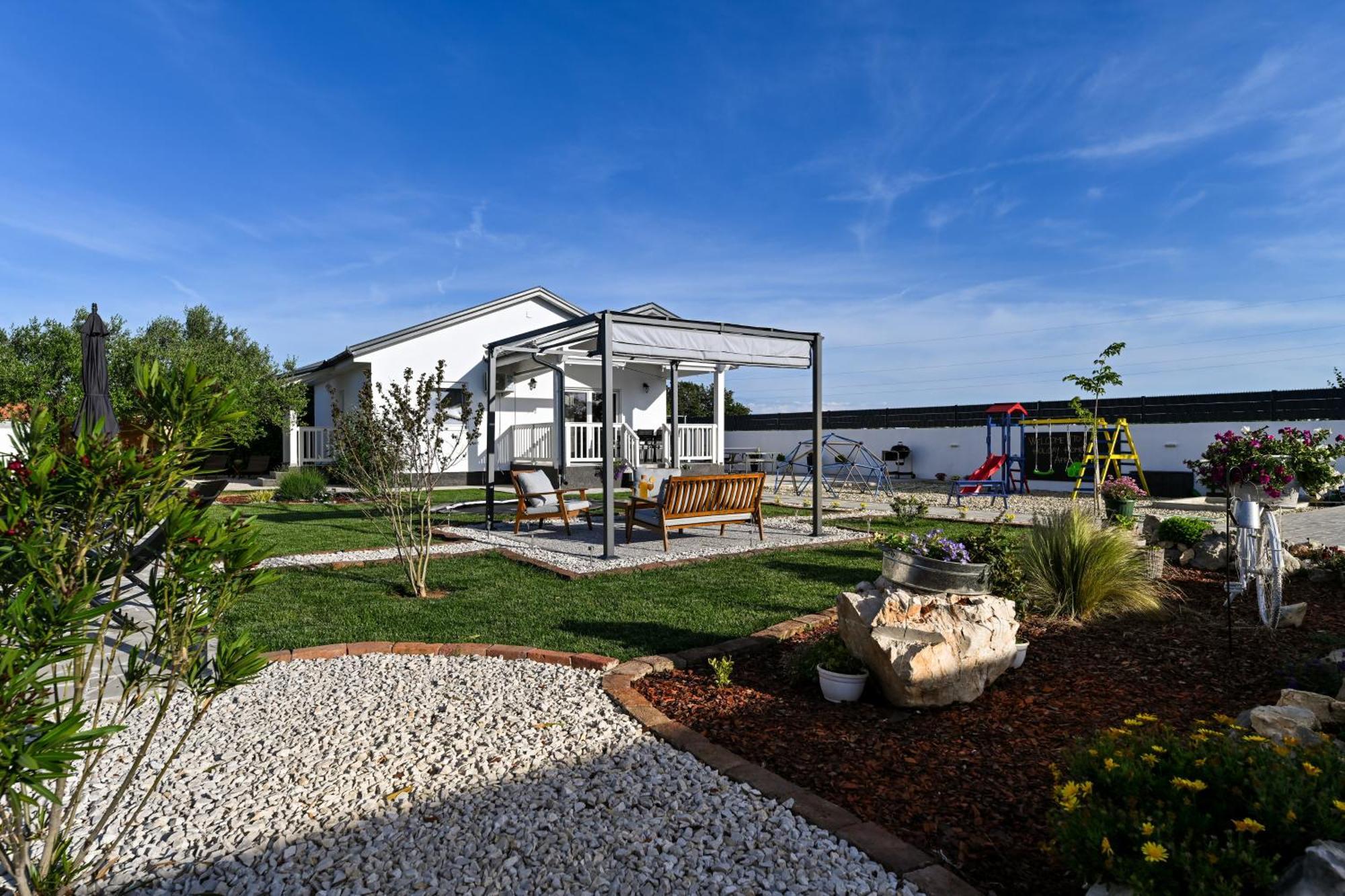 Holiday Home Aprilis With Pool, Jacuzzi And Sauna Galovac  Eksteriør billede