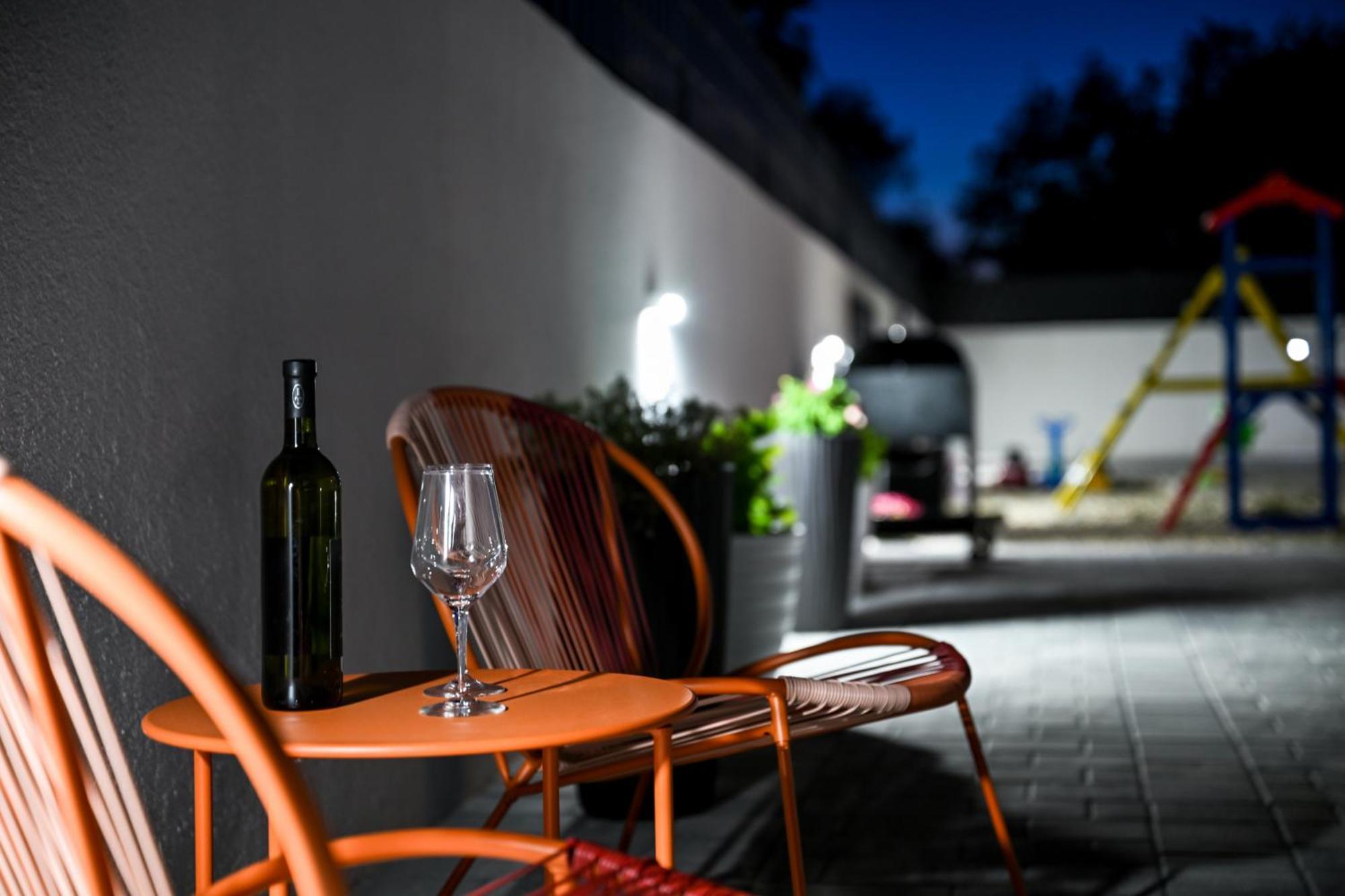 Holiday Home Aprilis With Pool, Jacuzzi And Sauna Galovac  Eksteriør billede