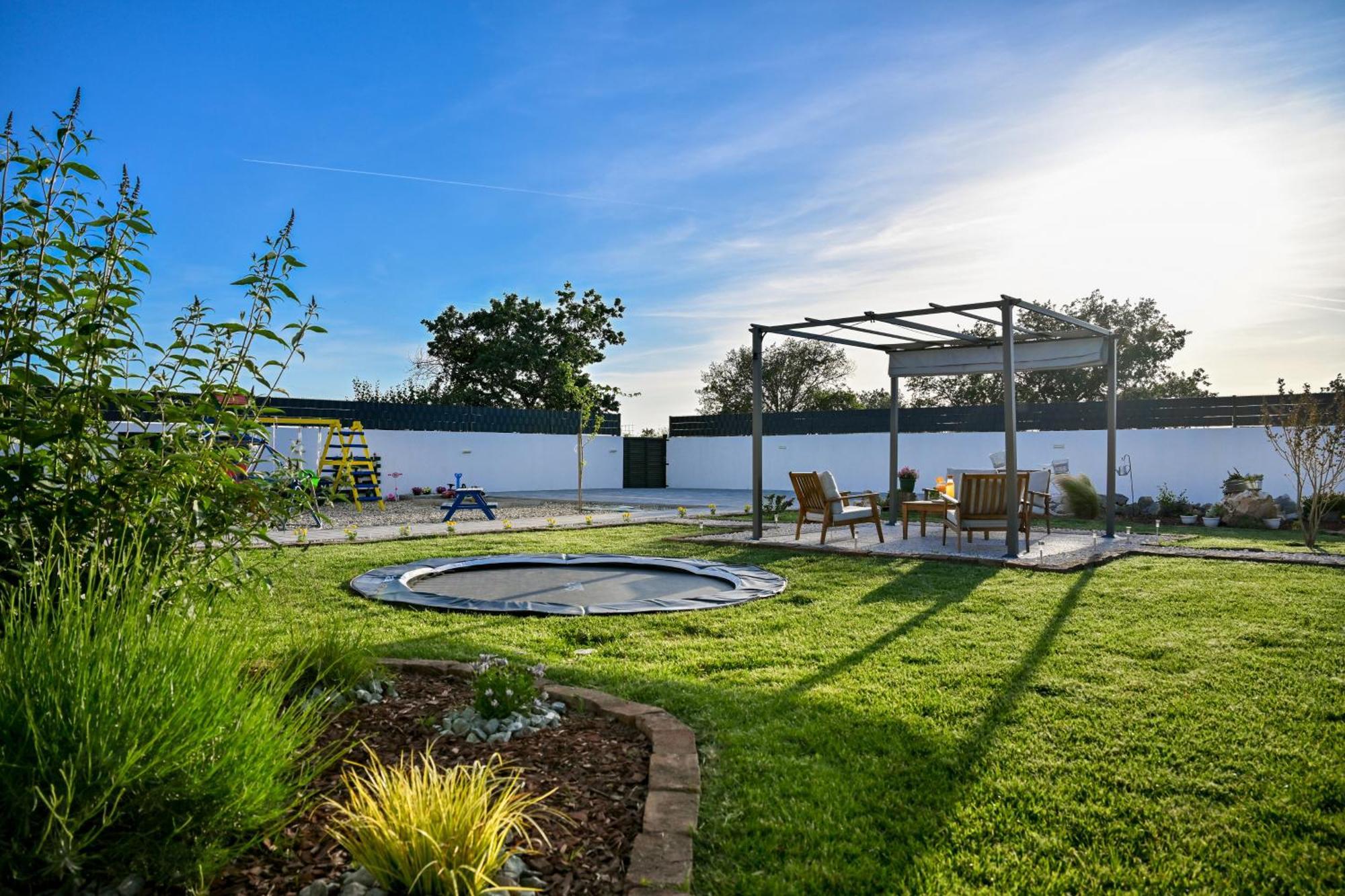 Holiday Home Aprilis With Pool, Jacuzzi And Sauna Galovac  Eksteriør billede
